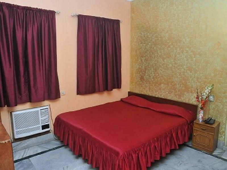 New Hotel White Palace Kalkuta Zewnętrze zdjęcie